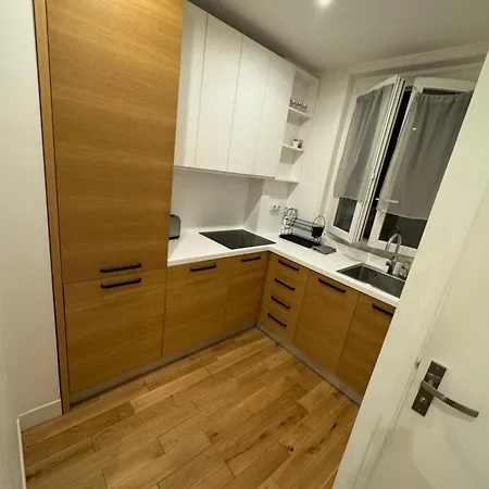 Apartament 13 *